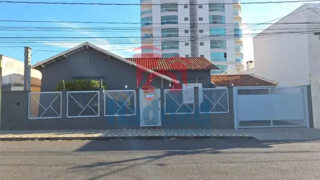 CASA NO CENTRO D BIRIGUI PARA MORADIA OU COMÉRCIO IDEAL PARA CLÍNICAS DE ESTÉTICA -SALÃO DE BELEZA E ESCRITÓRIO Ref: 5293 - 02