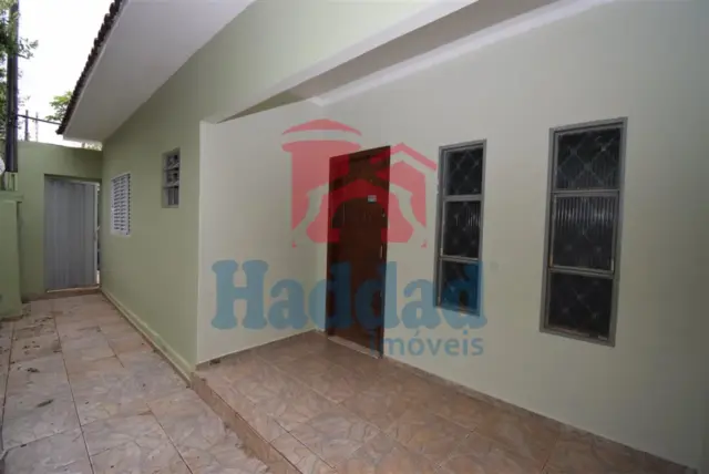 CASA COM SALÃO COMERCIAL E OTIMA LOCALIZAÇÃO Ref: 6187