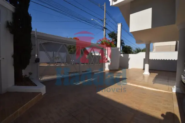 EXCELENTE CASA EM BAIRRO TRANQUILO Ref: 10722 - F05091F