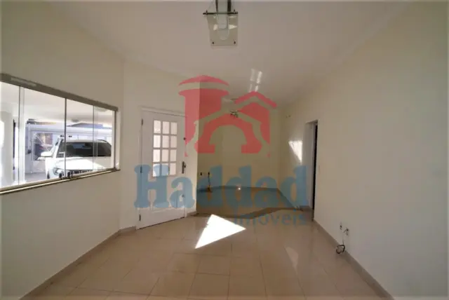 EXCELENTE CASA EM BAIRRO TRANQUILO Ref: 10722 - F05091H