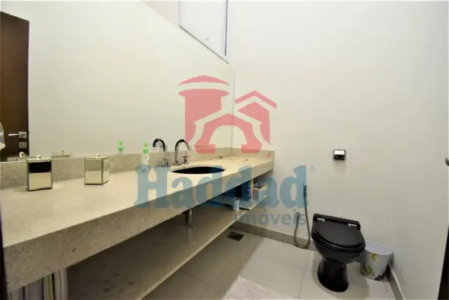 EXCELENTE CASA EM CONDOMINIO FECHADO DE ALTO PADRÃO Ref: 10805 - F14532E