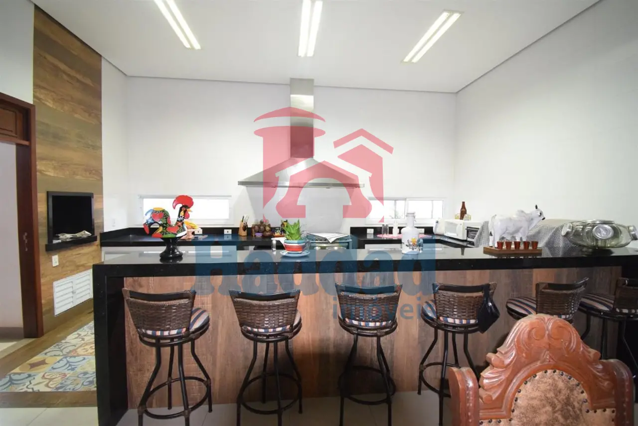 EXCELENTE CASA EM CONDOMINIO FECHADO DE ALTO PADRÃO Ref: 10805 - F14532I