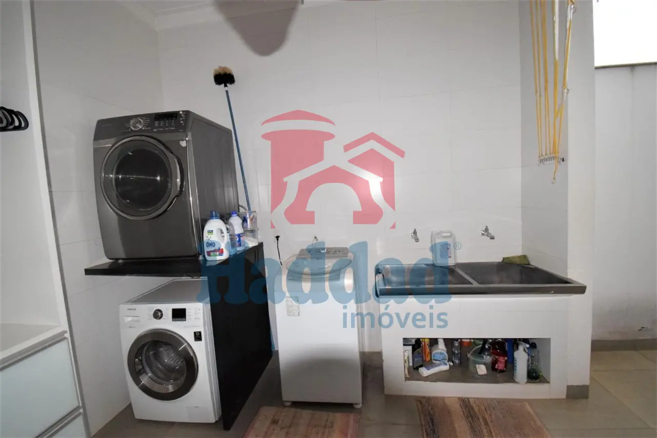 EXCELENTE CASA EM CONDOMINIO FECHADO DE ALTO PADRÃO Ref: 10805 - F14532AI
