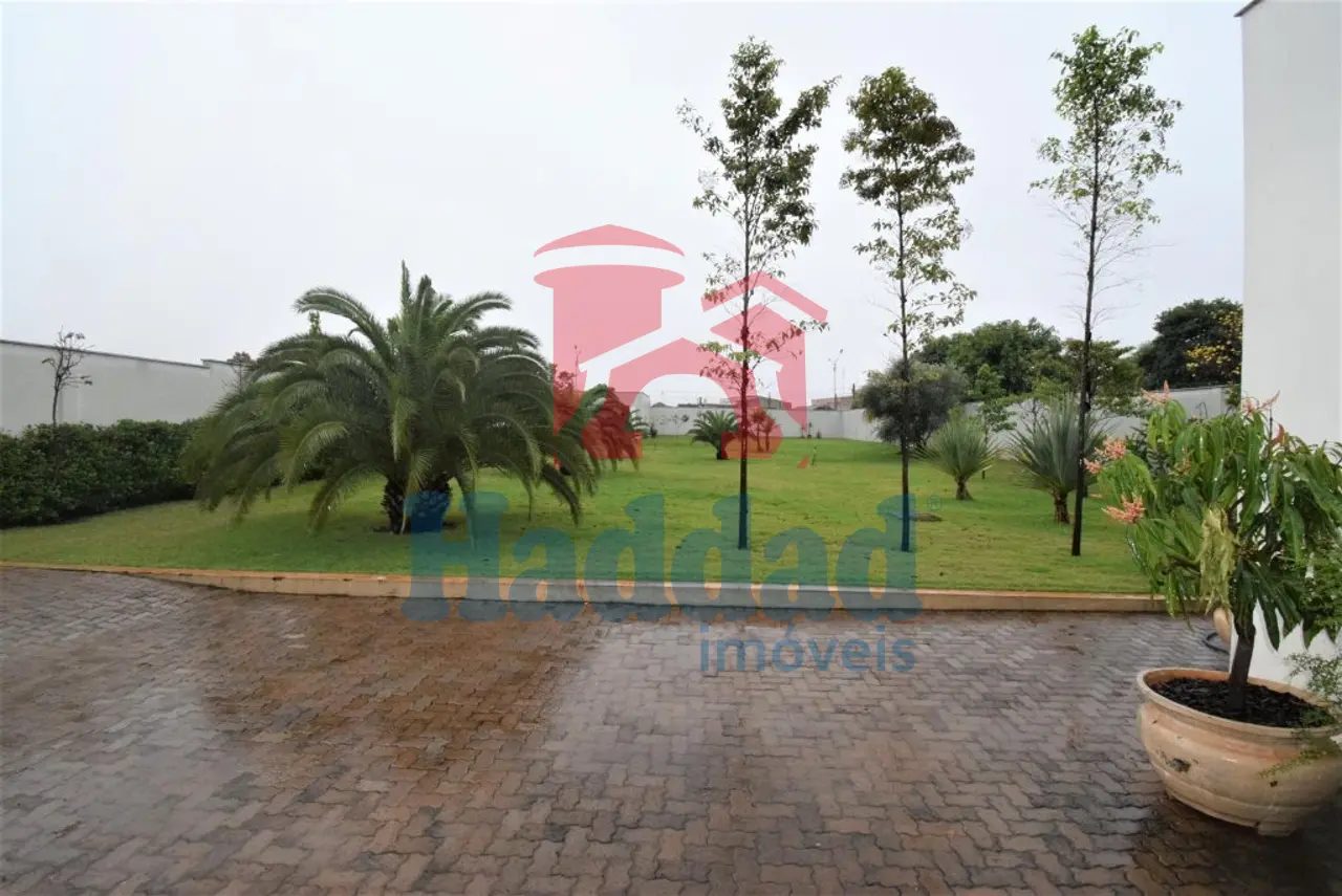 EXCELENTE CASA EM CONDOMINIO FECHADO DE ALTO PADRÃO Ref: 10805 - F14532AR