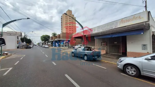 ESQUINA EM RUA DE ALTO MOVIMENTO PARA COMERCIO OU ESTACIONAMENTO Ref: 14002 - 05