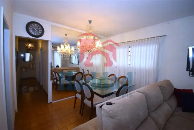CASA EM OTIMA LOCALIZAÇÃO RICO EM ARMARIOS Ref: 14217