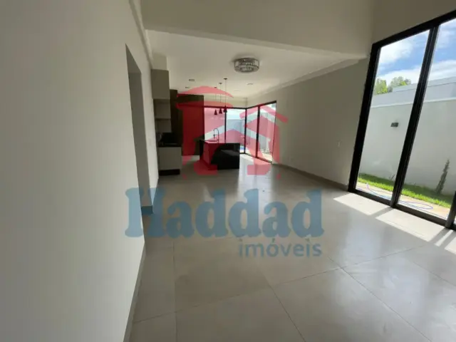 CASA NOVINHA EM CONDOMINIO FECHADO COM PISCINA Ref: 14599