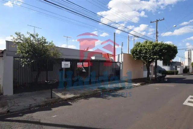 CASA EM BAIRRO PRIVILEGIADO EM BIRIGUI PRÓXIMO AO CENTRO EXCELENTE LOCALIZAÇÃO . Ref: 15346