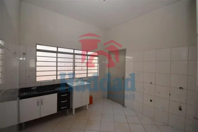 SALÃO DE 30 METROS COM BANHEIRO. NOS FUNDOS POSSUI UMA CASA Ref: 15551 - DSC_0013