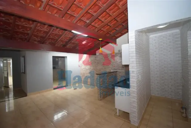 CASA COM VARANDA GOURMET BEM SEGURA Ref: 15635