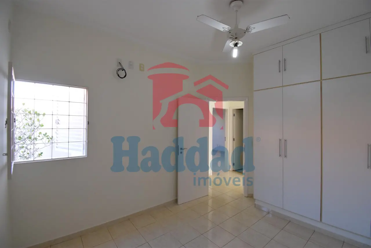 EXCELENTE CASA EM BAIRRO TRANQUILO Ref: 10722 - F10722AK