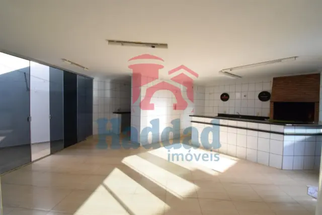 EXCELENTE CASA EM BAIRRO TRANQUILO Ref: 10722 - F10722C