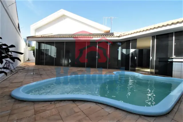 EXCELENTE CASA EM BAIRRO TRANQUILO Ref: 10722 - F10722K