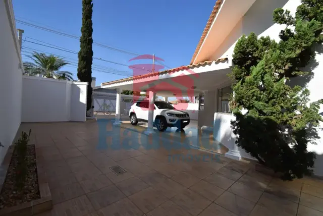 EXCELENTE CASA EM BAIRRO TRANQUILO Ref: 10722 - F10722T