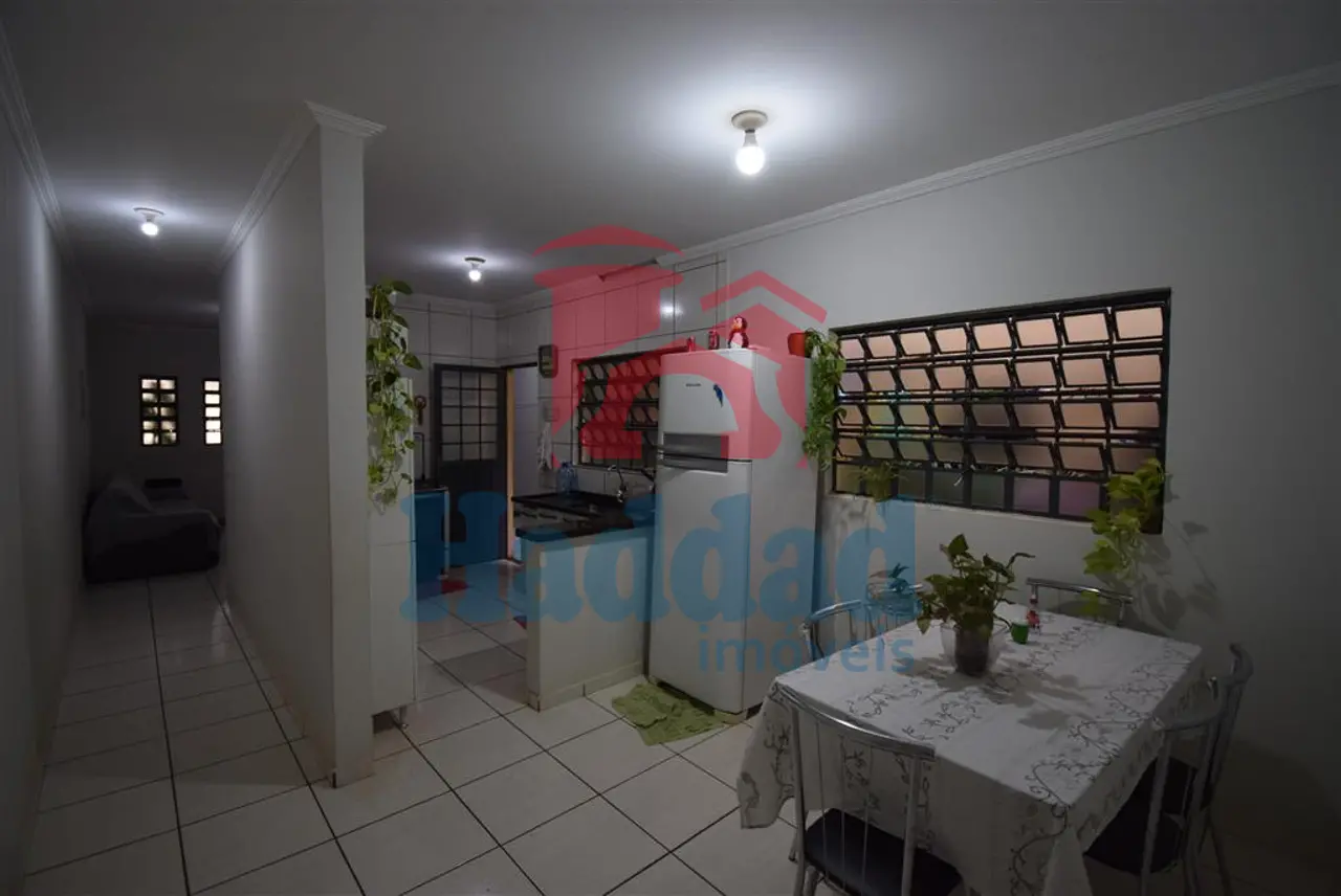 CASA EM BOA LOCALIZAÇÃO PARA INVESTIMENTO Ref: 10937 - DSC_0029