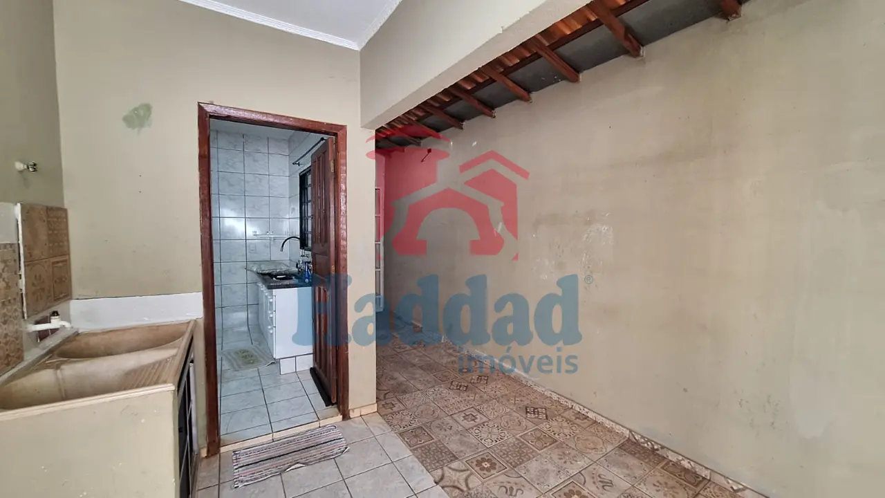 CASA BEM LOCALIZADA, E SEGURA. Ref: 15651 - 03