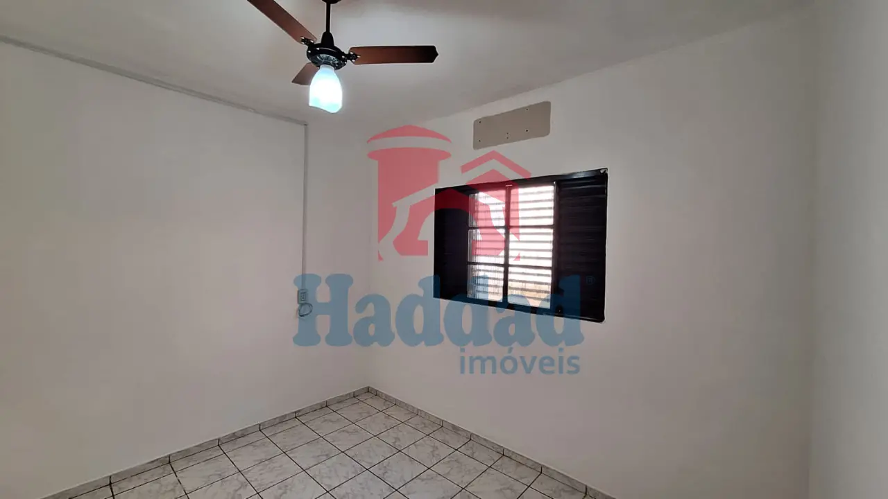 CASA BEM LOCALIZADA, E SEGURA. Ref: 15651 - 09