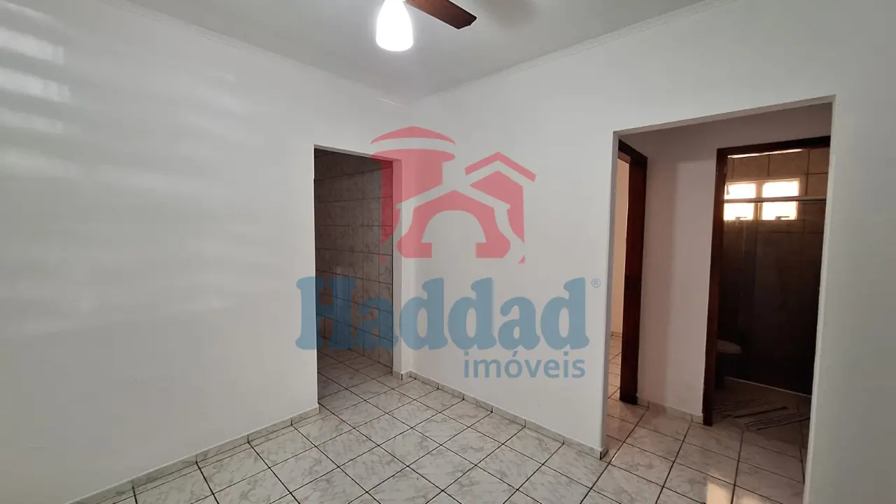 CASA BEM LOCALIZADA, E SEGURA. Ref: 15651 - 15