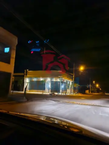 EXCELENTE SALÃO COMERCIAL EM LOCALIZAÇÃO ESTRATÉGICA Ref: 15655 - 06