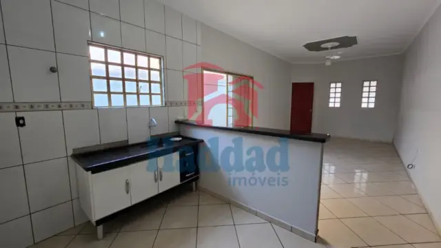 SUA PRIMEIRA CASA PRÓPRIA ESTÁ AQUI: CONFORTÁVEL E BEM LOCALIZADA! Ref: 8972 - 01 (11)