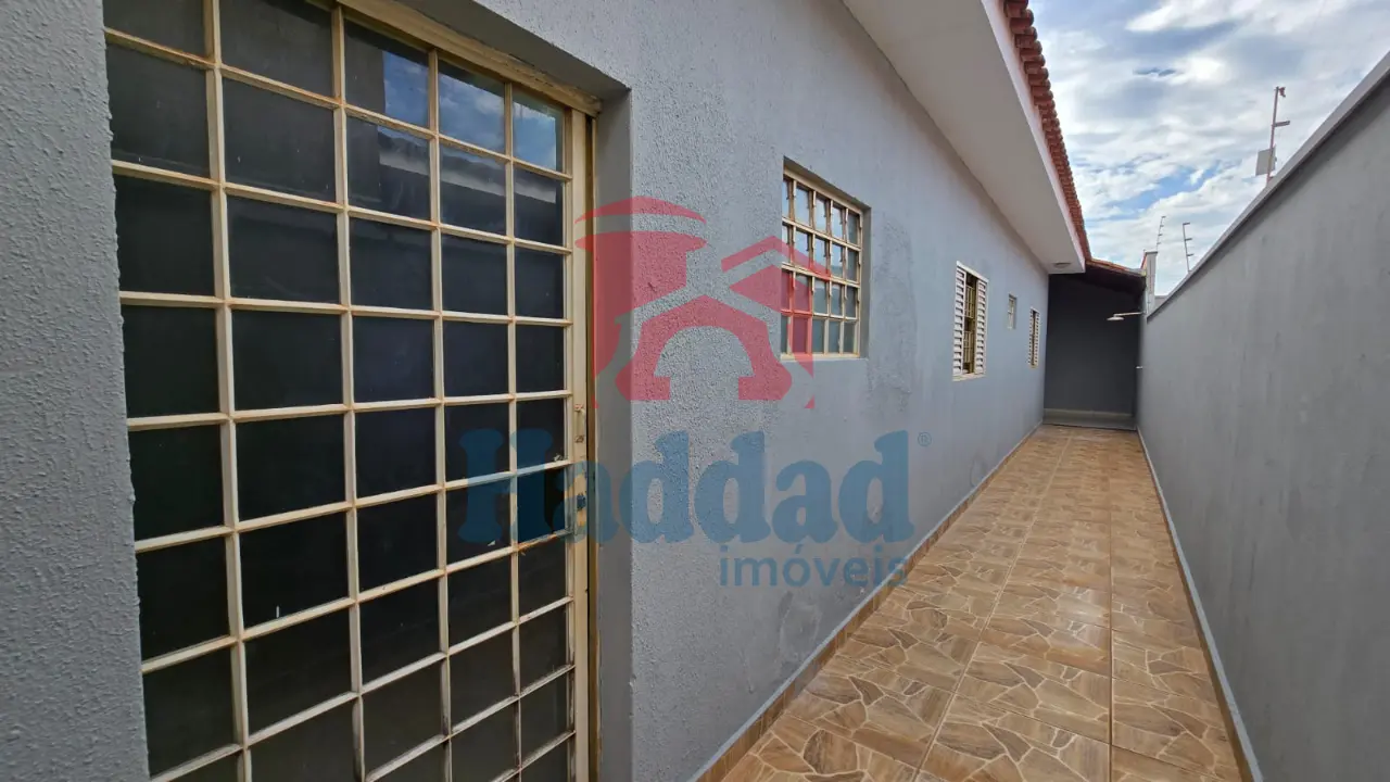 SUA PRIMEIRA CASA PRÓPRIA ESTÁ AQUI: CONFORTÁVEL E BEM LOCALIZADA! Ref: 8972 - 01 (15)