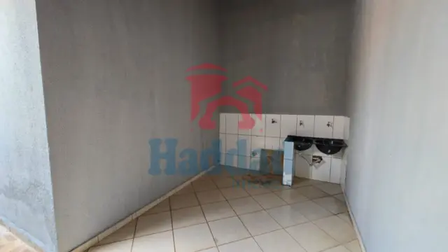SUA PRIMEIRA CASA PRÓPRIA ESTÁ AQUI: CONFORTÁVEL E BEM LOCALIZADA! Ref: 8972 - 01 (3)
