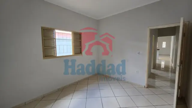 SUA PRIMEIRA CASA PRÓPRIA ESTÁ AQUI: CONFORTÁVEL E BEM LOCALIZADA! Ref: 8972 - 01 (4)