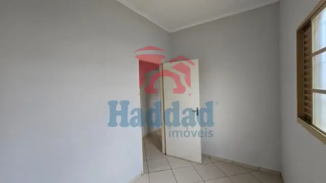 SUA PRIMEIRA CASA PRÓPRIA ESTÁ AQUI: CONFORTÁVEL E BEM LOCALIZADA! Ref: 8972 - 01 (9)