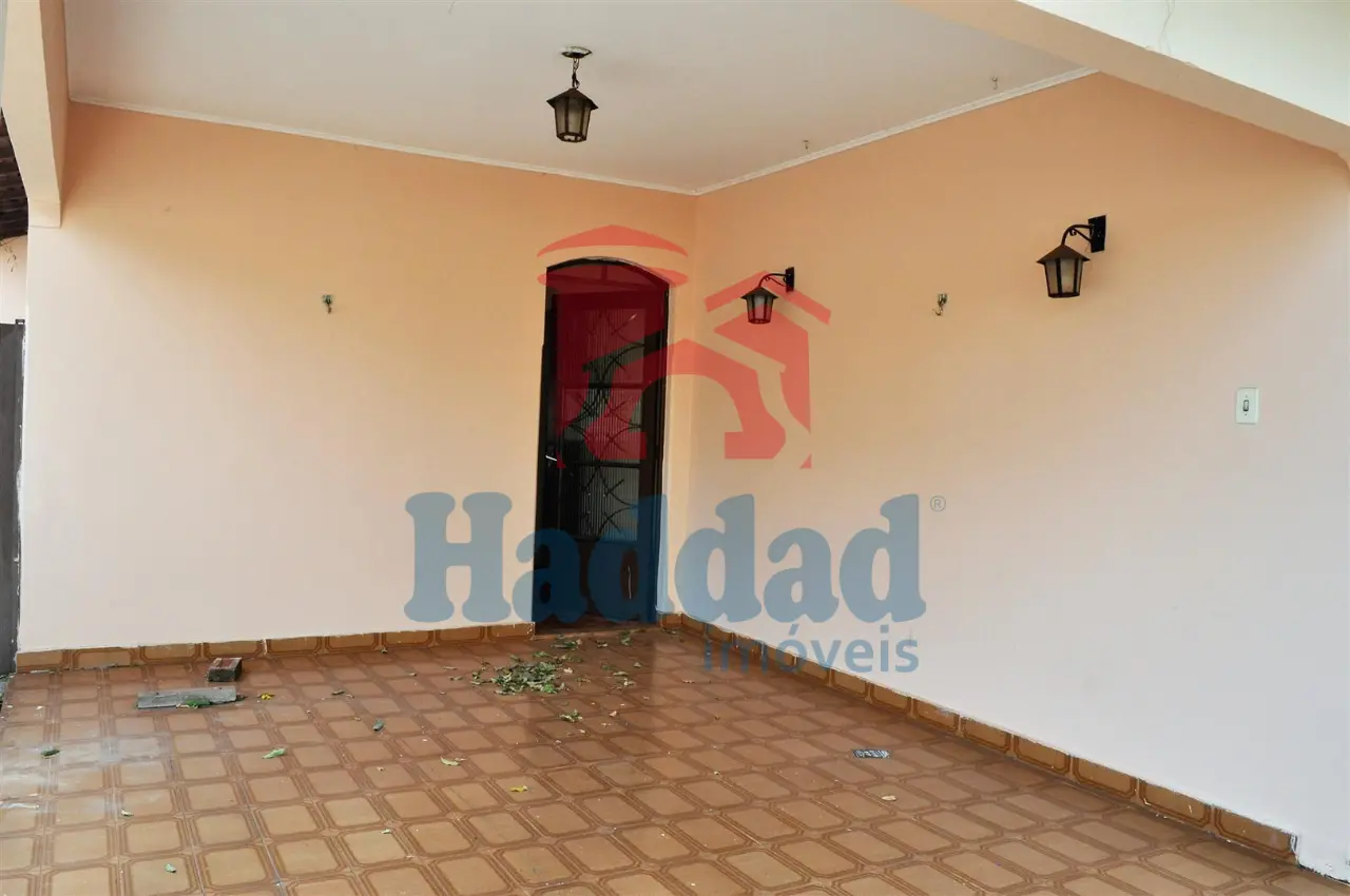 CASA ESQUINA PRIVILEGIADA EM POSIÇAO IDEAL PARA COMERCIO EM FRENTE A CONDOMINIO EM BIRIGUI Ref: 12634 - F09505D