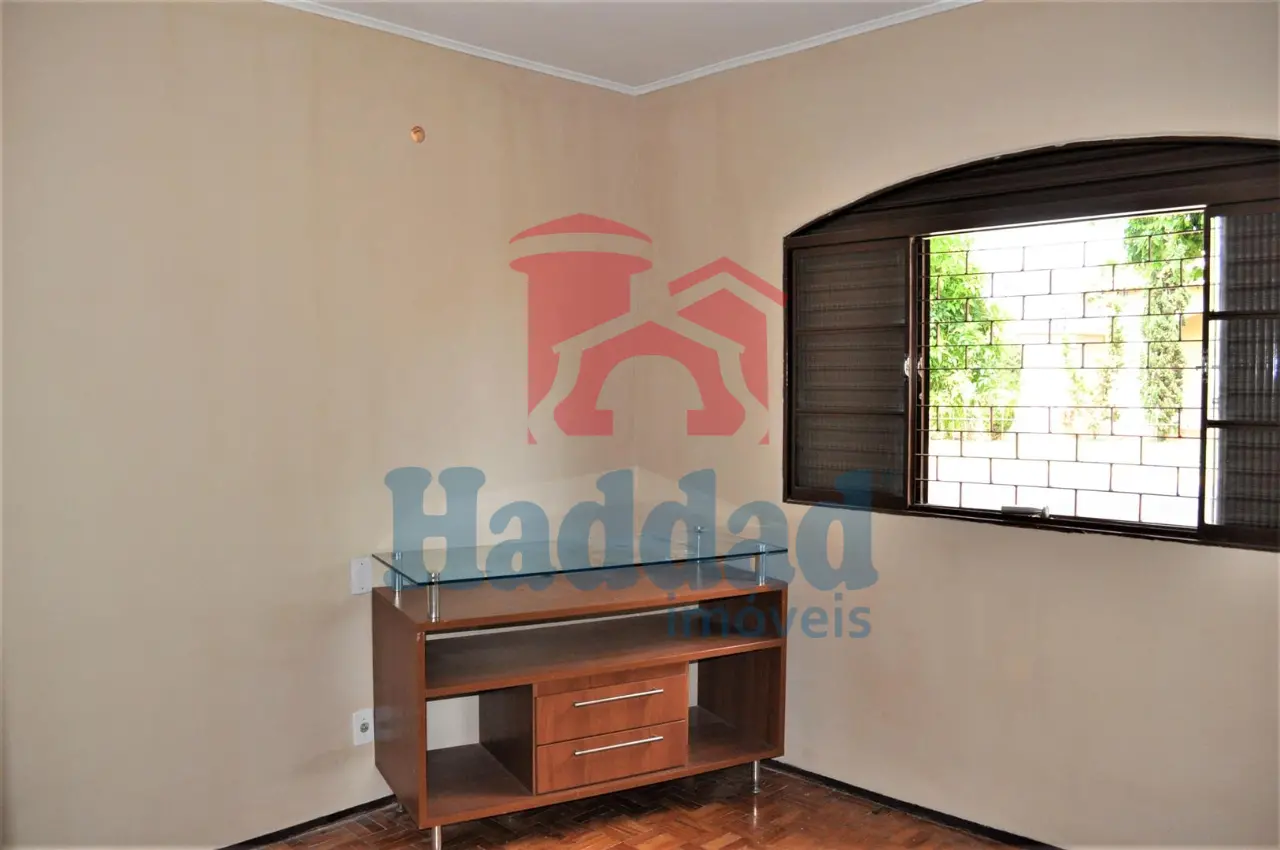 CASA ESQUINA PRIVILEGIADA EM POSIÇAO IDEAL PARA COMERCIO EM FRENTE A CONDOMINIO EM BIRIGUI Ref: 12634 - F09505N