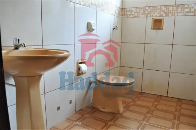 CASA ESQUINA PRIVILEGIADA EM POSIÇAO IDEAL PARA COMERCIO EM FRENTE A CONDOMINIO EM BIRIGUI Ref: 12634 - F09505P