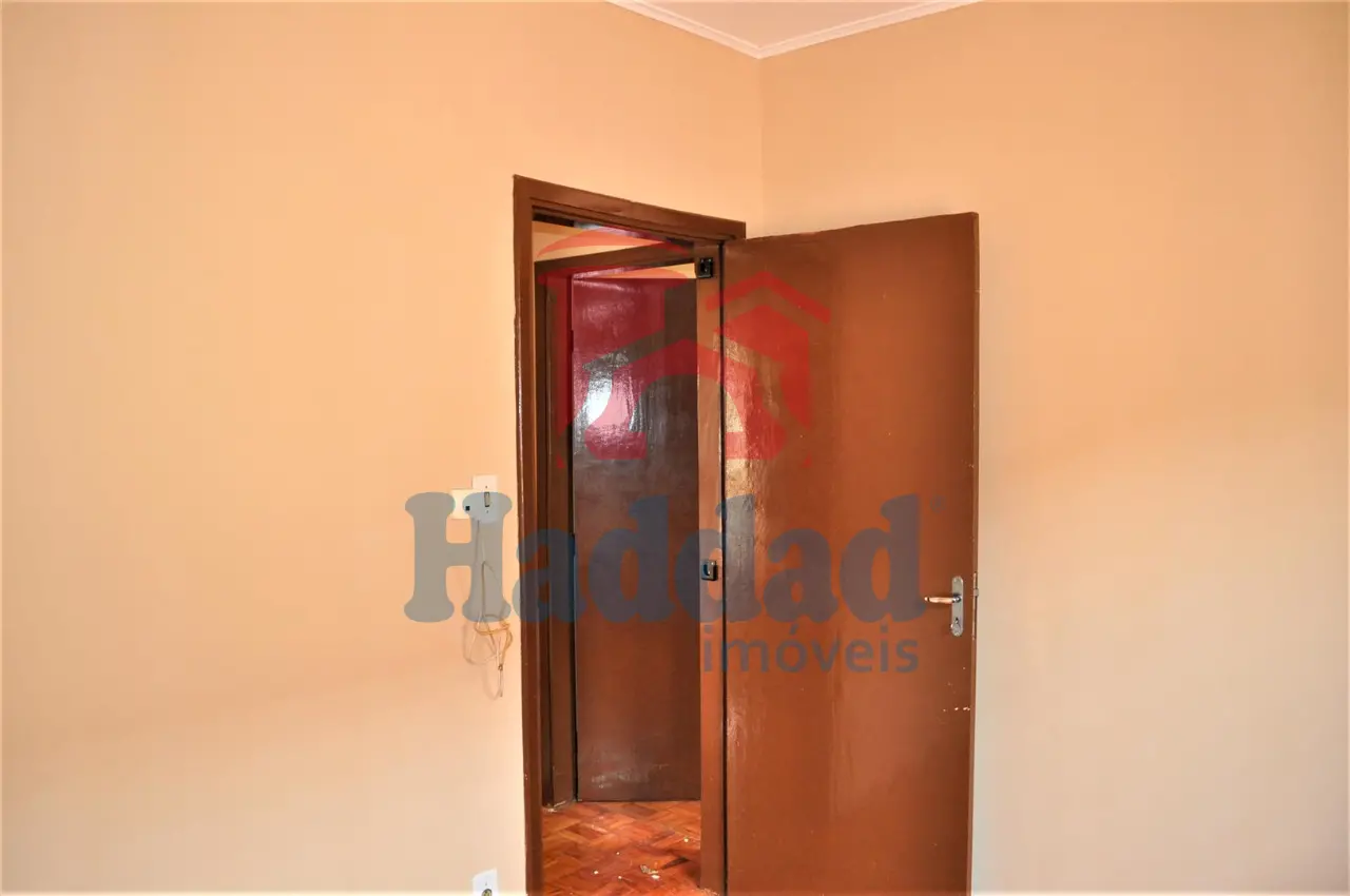 CASA ESQUINA PRIVILEGIADA EM POSIÇAO IDEAL PARA COMERCIO EM FRENTE A CONDOMINIO EM BIRIGUI Ref: 12634 - F09505S