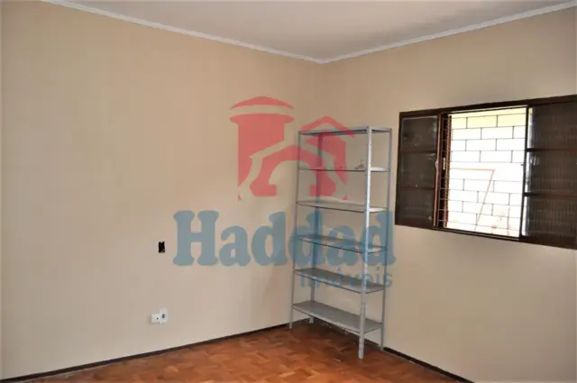 CASA ESQUINA PRIVILEGIADA EM POSIÇAO IDEAL PARA COMERCIO EM FRENTE A CONDOMINIO EM BIRIGUI Ref: 12634 - F09505T