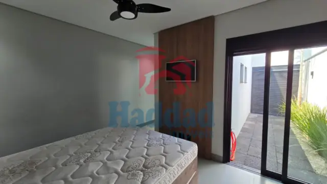 CASA DE ESQUINA EM CONDOMINIO FECHADA COMPLETA…!!! Ref: 15040 - F15040E