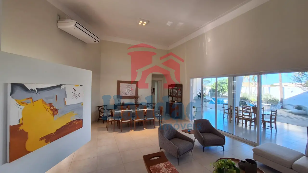 EXCELENTE RESIDÊNCIA COM SUÍTE MASTER, PLANEJADOS E ÁREA DE LAZER EXCLUSIVA CONDOMÍNIO DE ALTO PADRÃO Ref: 15641 - 03