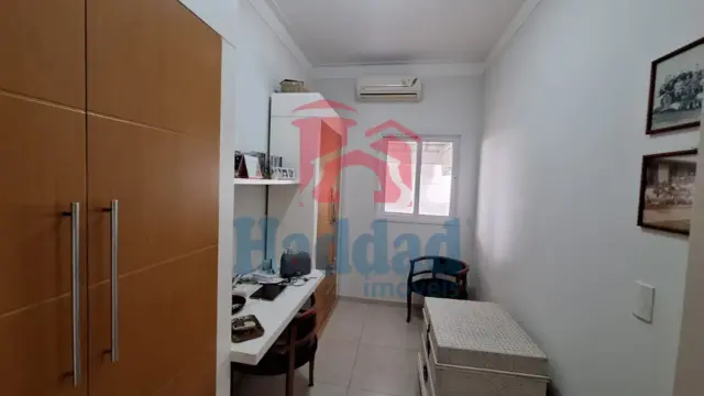 EXCELENTE RESIDÊNCIA COM SUÍTE MASTER, PLANEJADOS E ÁREA DE LAZER EXCLUSIVA CONDOMÍNIO DE ALTO PADRÃO Ref: 15641 - 20