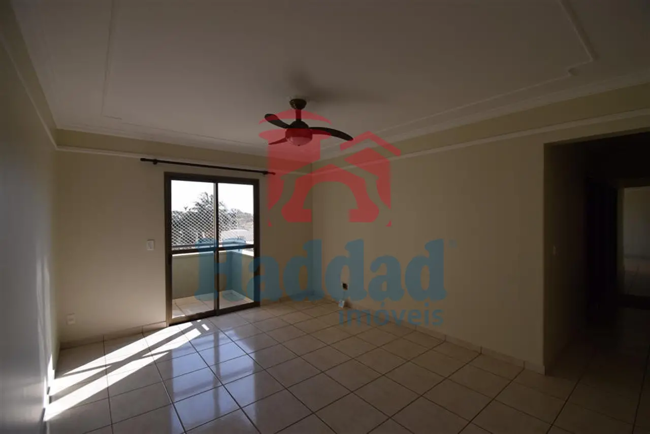APARTAMENTO BEM LOCALIZADO COM TRÊS DORMITÓRIOS SENDO UMA SUITE. Ref: 15645 - DSC_0002