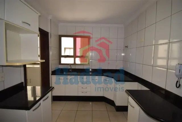 APARTAMENTO BEM LOCALIZADO COM TRÊS DORMITÓRIOS SENDO UMA SUITE. Ref: 15645 - DSC_0004