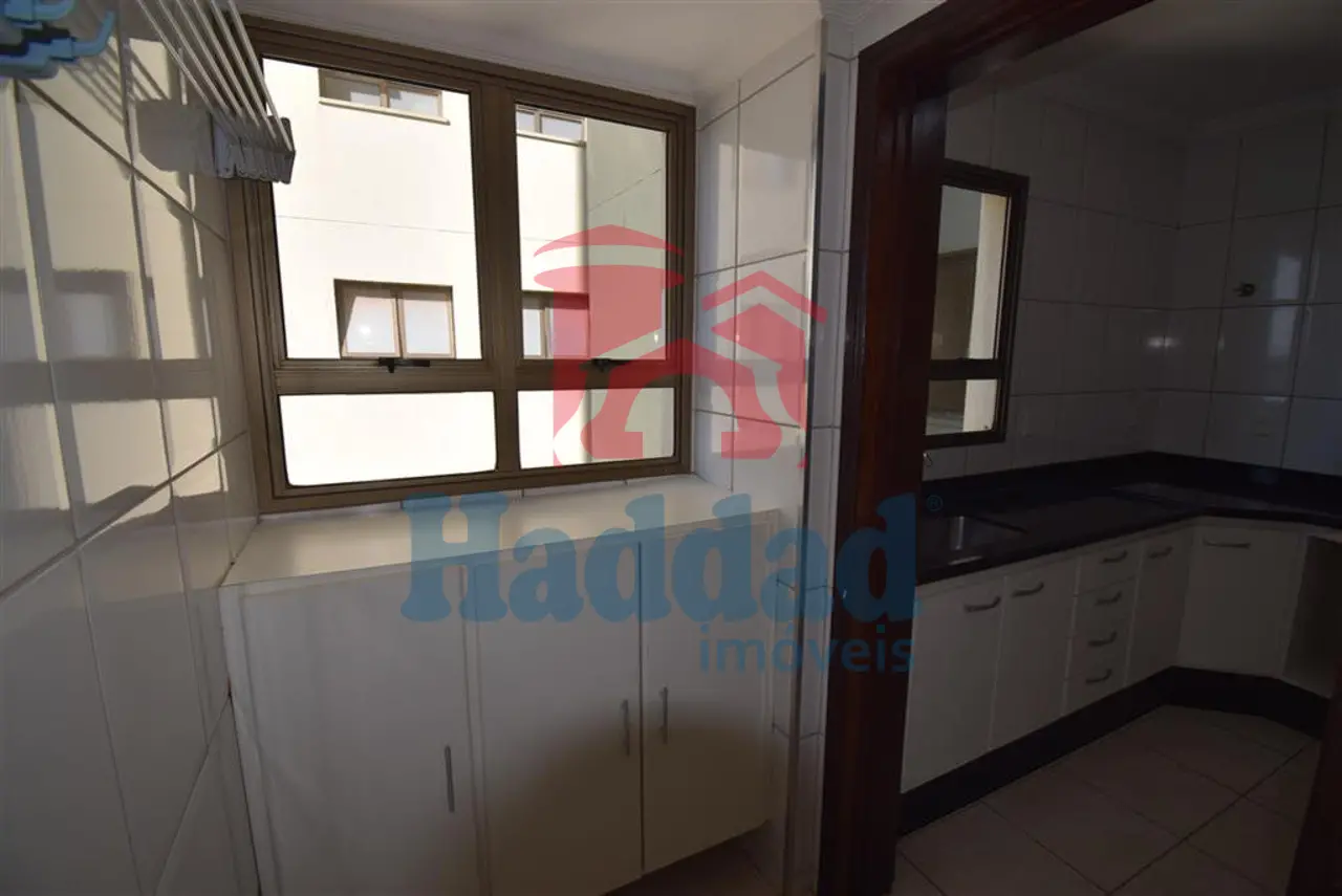APARTAMENTO BEM LOCALIZADO COM TRÊS DORMITÓRIOS SENDO UMA SUITE. Ref: 15645 - DSC_0007