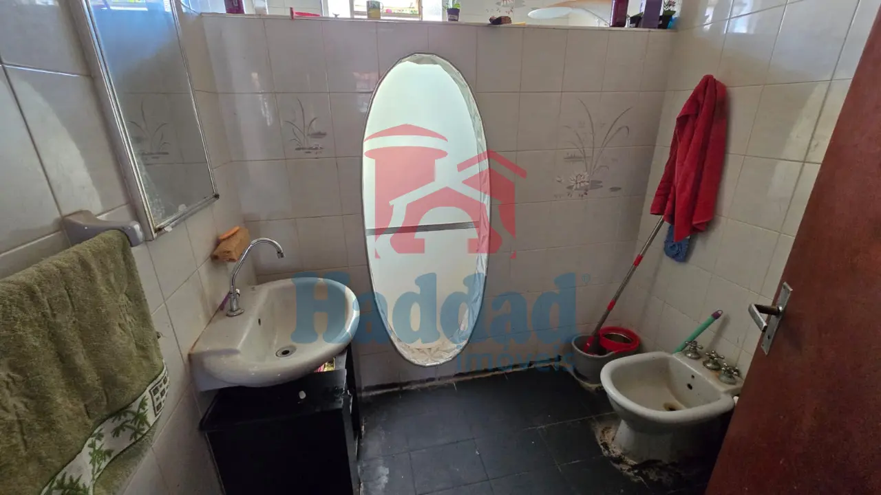 IMÓVEL RESIDENCIAL EM AREA CENTRAL. Ref: 15665 - 01 (10)