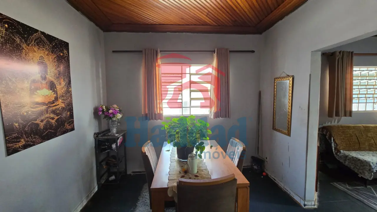 IMÓVEL RESIDENCIAL EM AREA CENTRAL. Ref: 15665 - 01 (15)