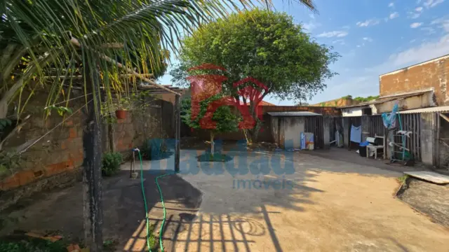 IMÓVEL RESIDENCIAL EM AREA CENTRAL. Ref: 15665 - 01 (2)