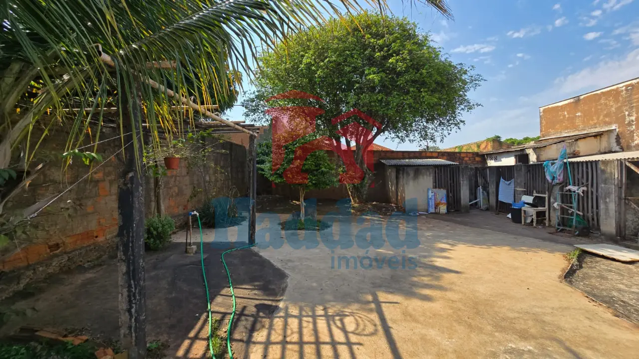 IMÓVEL RESIDENCIAL EM AREA CENTRAL. Ref: 15665 - 01 (2)