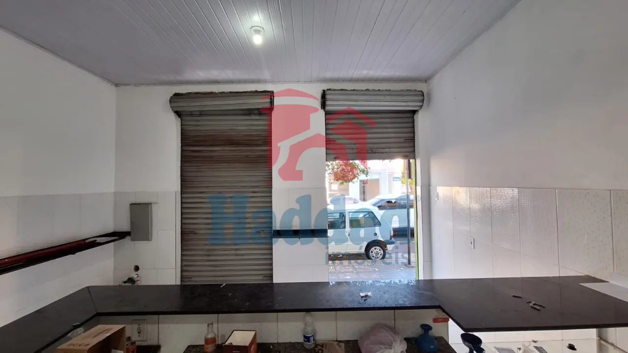 SALÃO COEMRCIAL RUA SAUDADES EM BIRIGUI COM GRANDE FLUXO DE COMÉRCIO E RECEM REFORMADO Ref: 10347 - 05