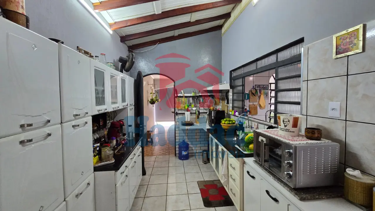 CASA COM EXELENTE LOCALIZAÇÃO E PROXIMO CENTRO Ref: 15683 - 001 (11)