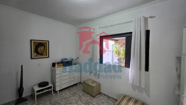 CASA COM EXELENTE LOCALIZAÇÃO E PROXIMO CENTRO Ref: 15683 - 001 (18)