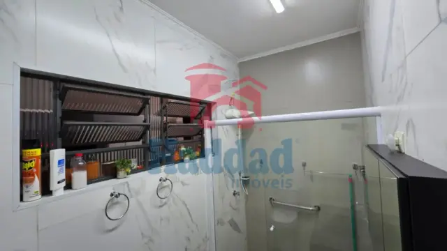 CASA COM EXELENTE LOCALIZAÇÃO E PROXIMO CENTRO Ref: 15683 - 001 (19)
