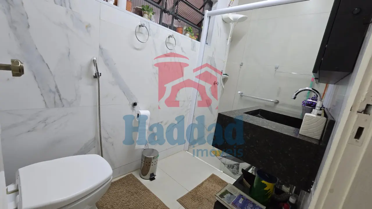 CASA COM EXELENTE LOCALIZAÇÃO E PROXIMO CENTRO Ref: 15683 - 001 (20)