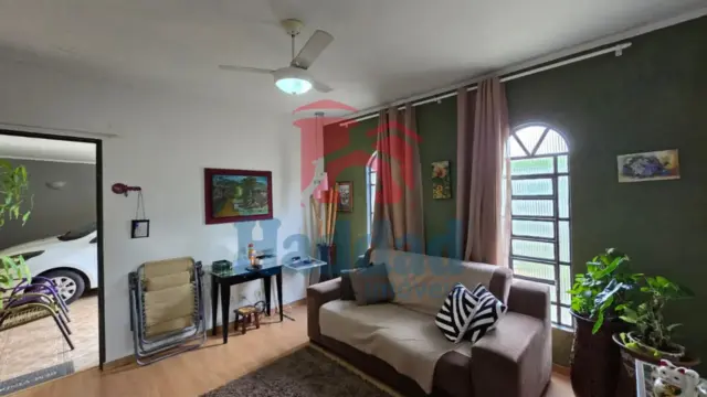 CASA COM EXELENTE LOCALIZAÇÃO E PROXIMO CENTRO Ref: 15683 - 001 (25)